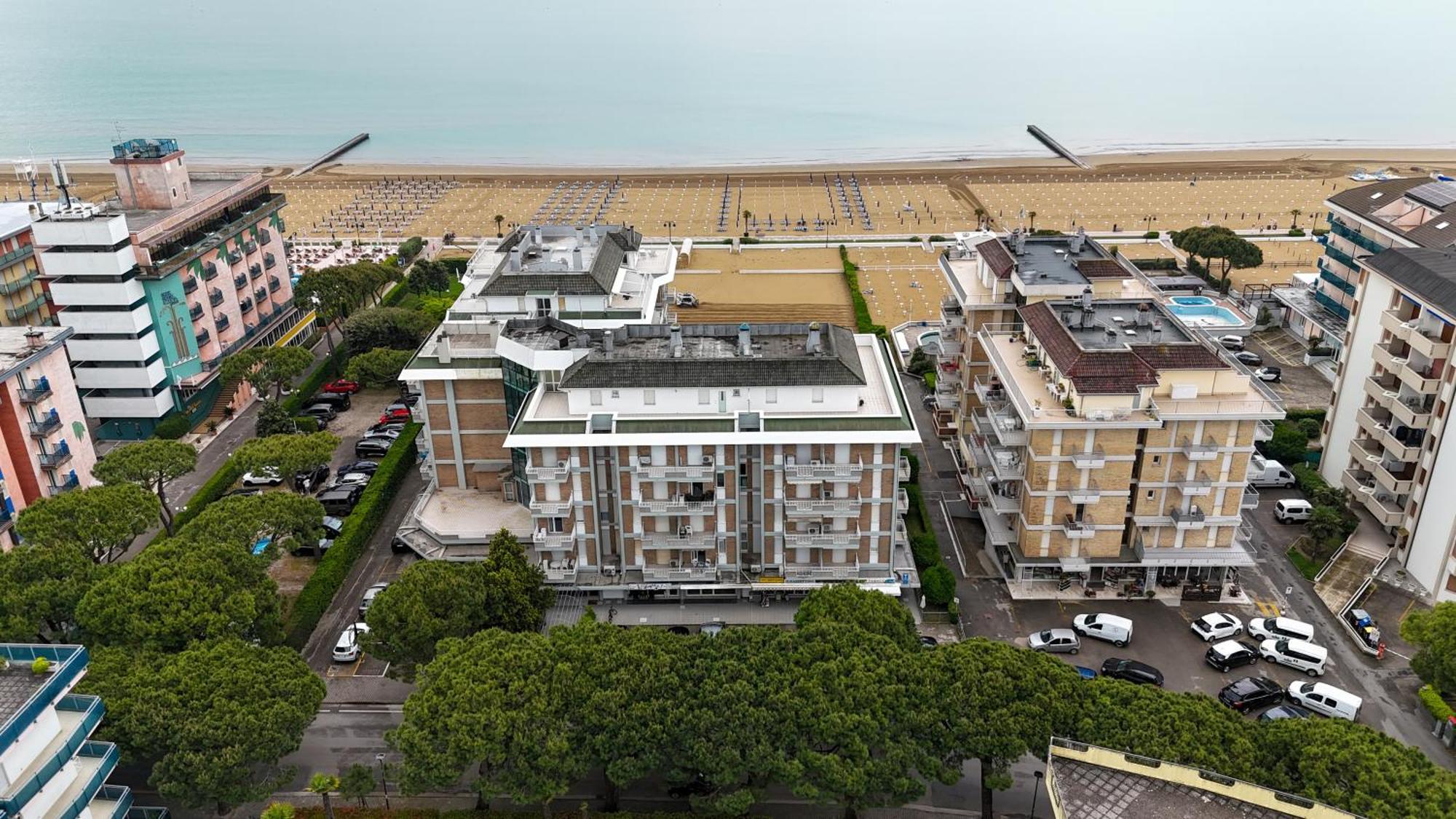 Jesolo Beach! Fronte Mare - Piscina Park E Posto Spiaggia Inclusi Esterno foto